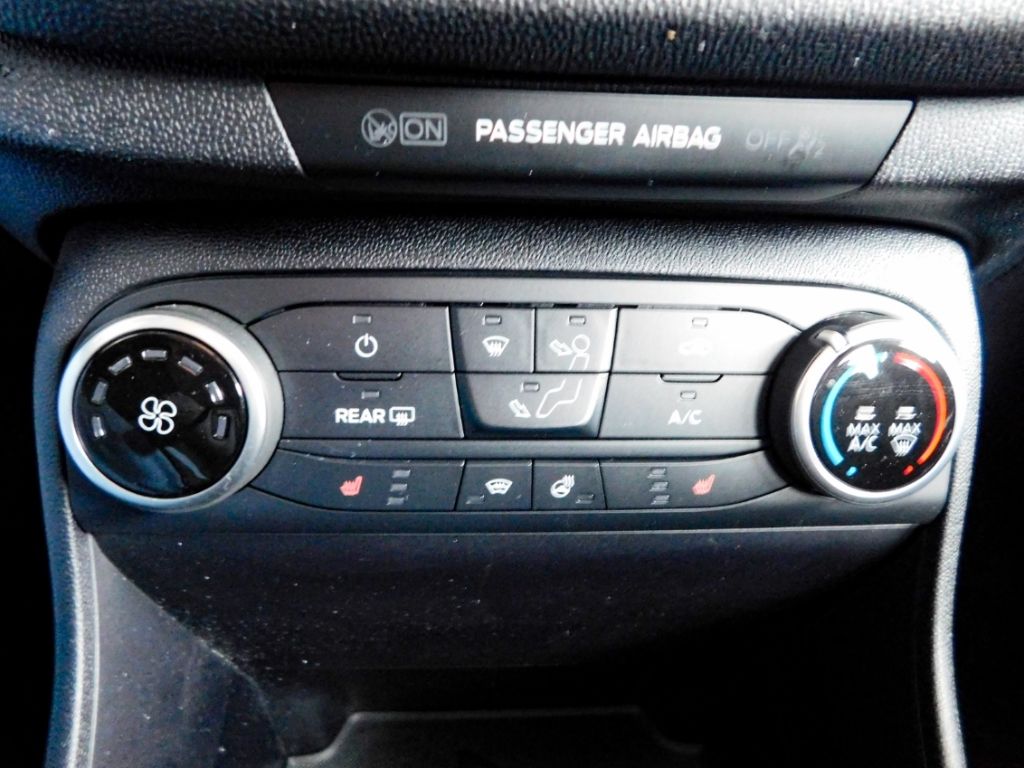 Fahrzeugabbildung Ford Fiesta Cool & Connect 1,1ltr. 55KW 75PS Winterpa