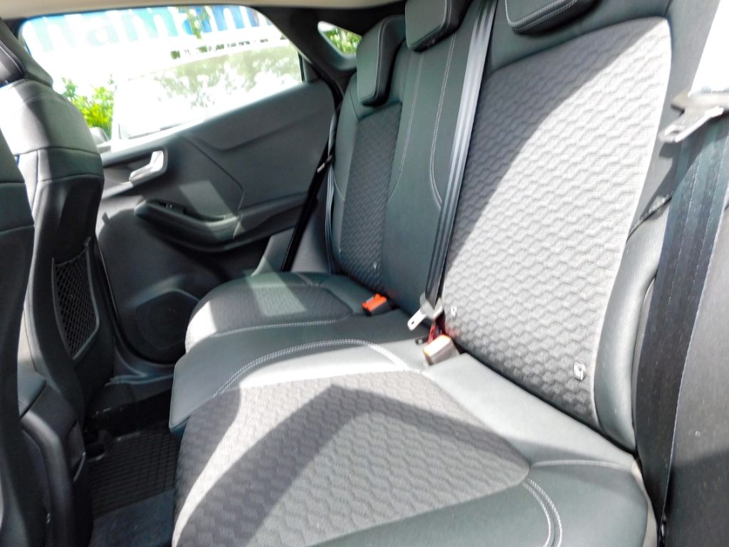 Fahrzeugabbildung Ford Puma Titanium X 1.0 EcoBoost Winterpaket Fahrera