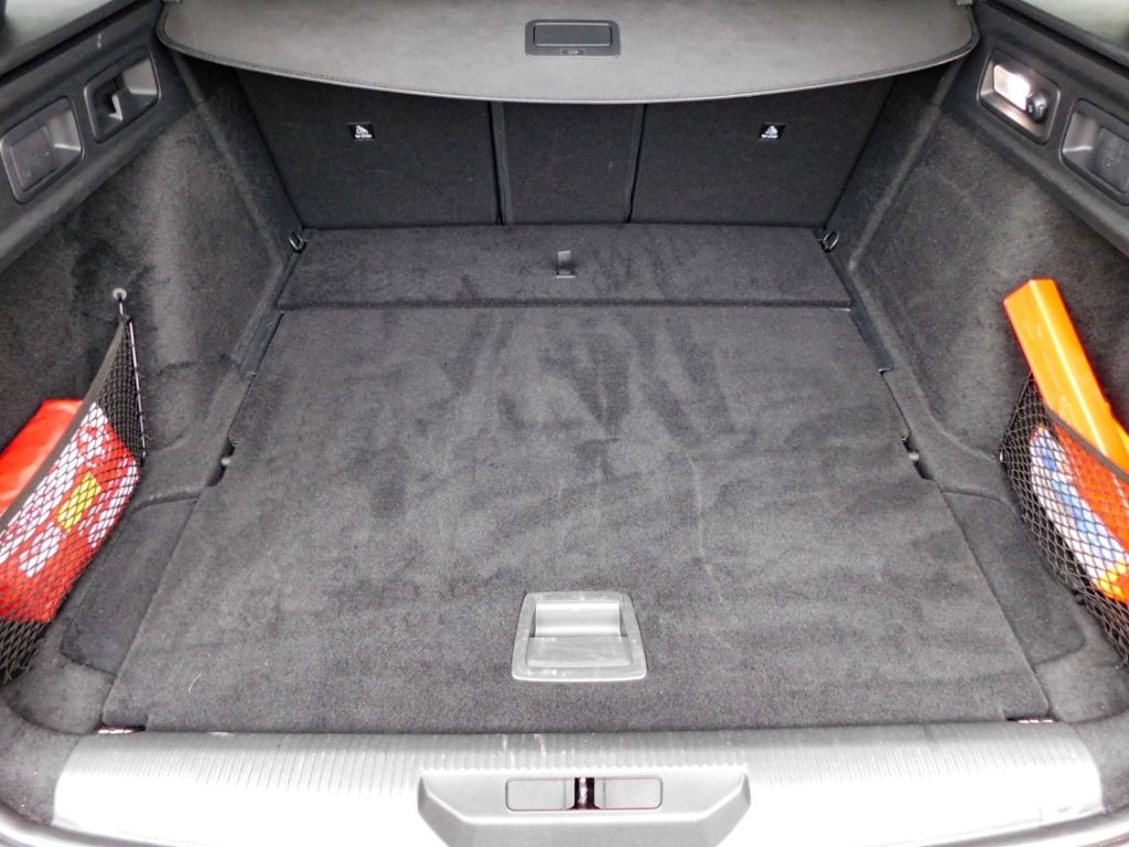 Fahrzeugabbildung Peugeot 308 SW Allure 1,5 Diesel Automatik Navi 2x Kamer