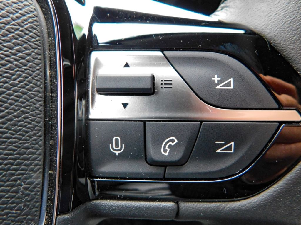 Fahrzeugabbildung Peugeot 308 SW Allure 1,5 Diesel Automatik Navi 2x Kamer