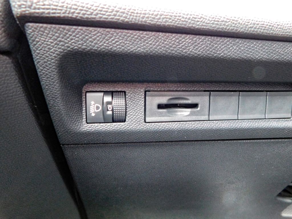 Fahrzeugabbildung Peugeot 308 SW Allure 1,5 Diesel Automatik Navi 2x Kamer