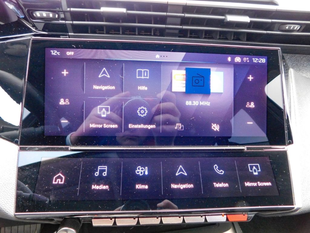 Fahrzeugabbildung Peugeot 308 SW Allure 1,5 Diesel Automatik Navi 2x Kamer