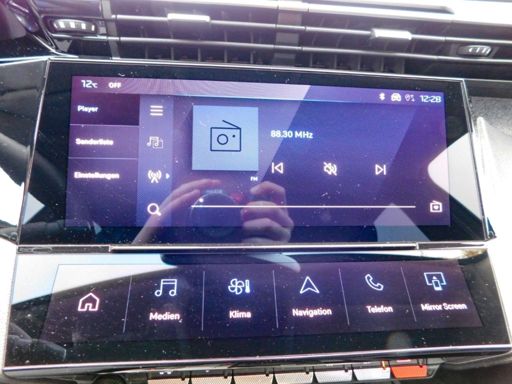 Fahrzeugabbildung Peugeot 308 SW Allure 1,5 Diesel Automatik Navi 2x Kamer