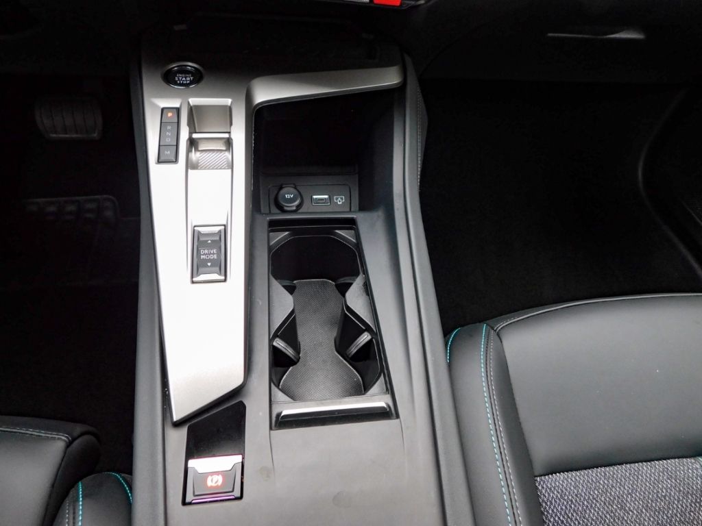 Fahrzeugabbildung Peugeot 308 SW Allure 1,5 Diesel Automatik Navi 2x Kamer