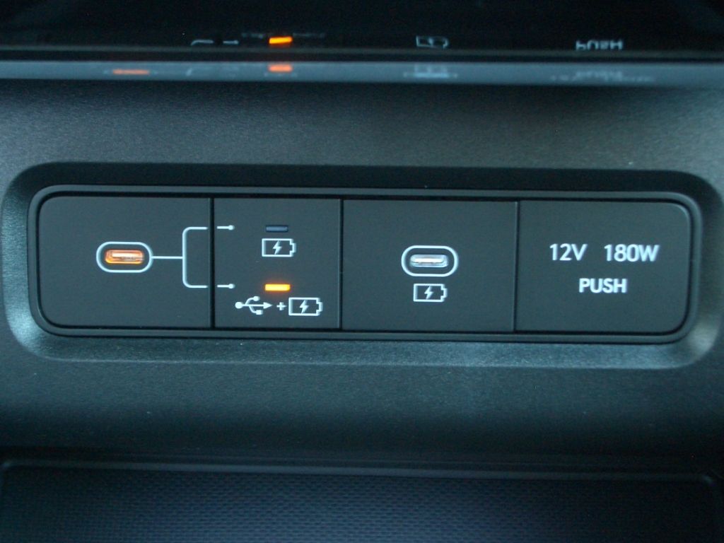 Fahrzeugabbildung Hyundai Tucson Facelift MJ2026 1.6 DCT 2WD Trend