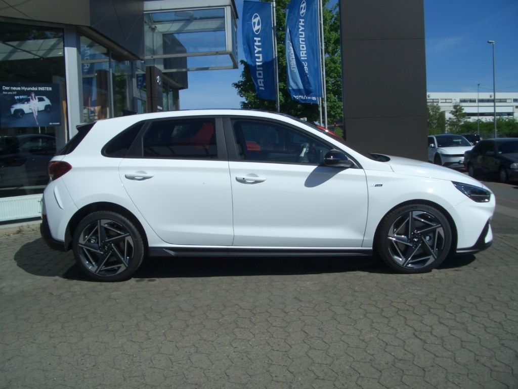 Fahrzeugabbildung Hyundai i30 MJ25 1.5 Turbo DCT N-Line, Sitz-Paket, Panor
