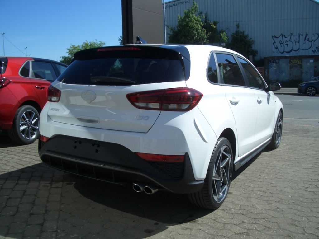 Fahrzeugabbildung Hyundai i30 MJ25 1.5 Turbo DCT N-Line, Sitz-Paket, Panor