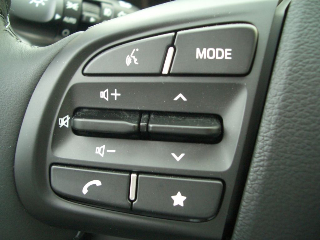 Fahrzeugabbildung Hyundai i10 Facelift 1.2 AT Prime, Navi, helle Polster