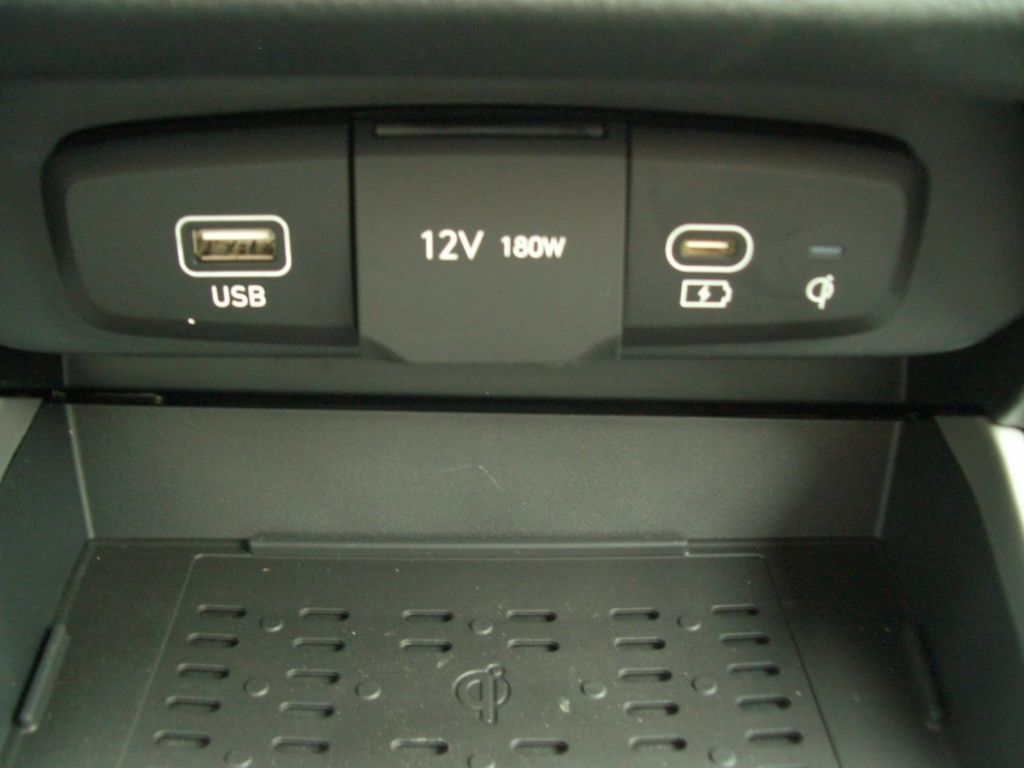 Fahrzeugabbildung Hyundai i10 Facelift 1.2 AT Prime, Navi, helle Polster