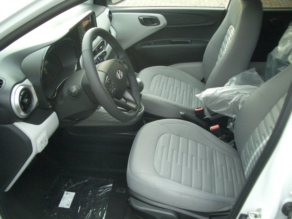 Fahrzeugabbildung Hyundai i10 Facelift 1.2 AT Prime, Navi, helle Polster