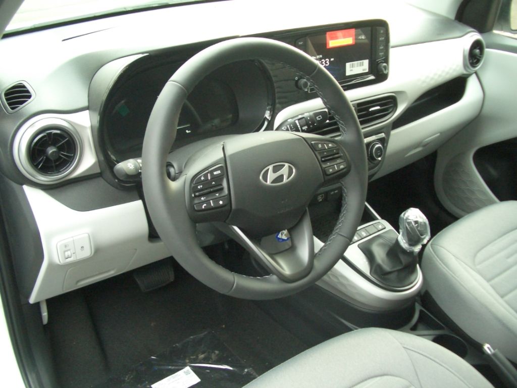 Fahrzeugabbildung Hyundai i10 Facelift 1.2 AT Prime, Navi, helle Polster