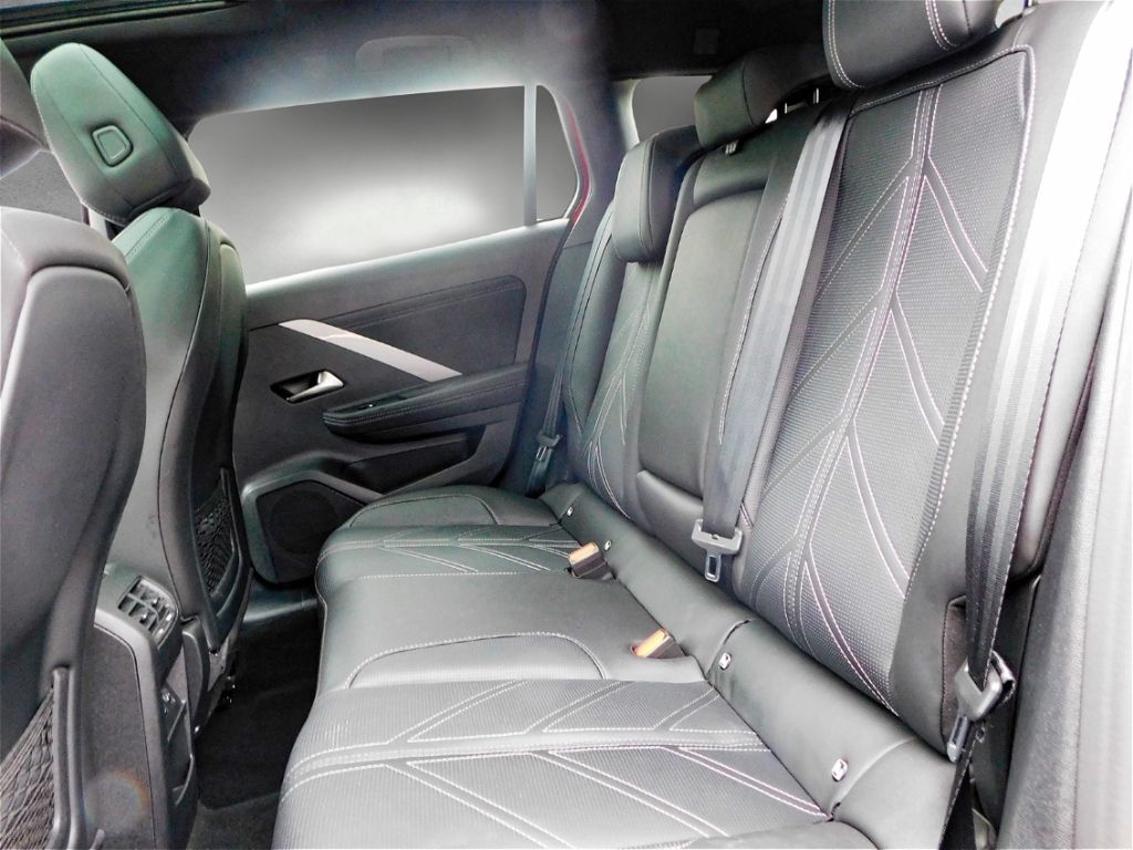 Fahrzeugabbildung Opel Astra L ST Automatik Ultimate Panoramadach Lede