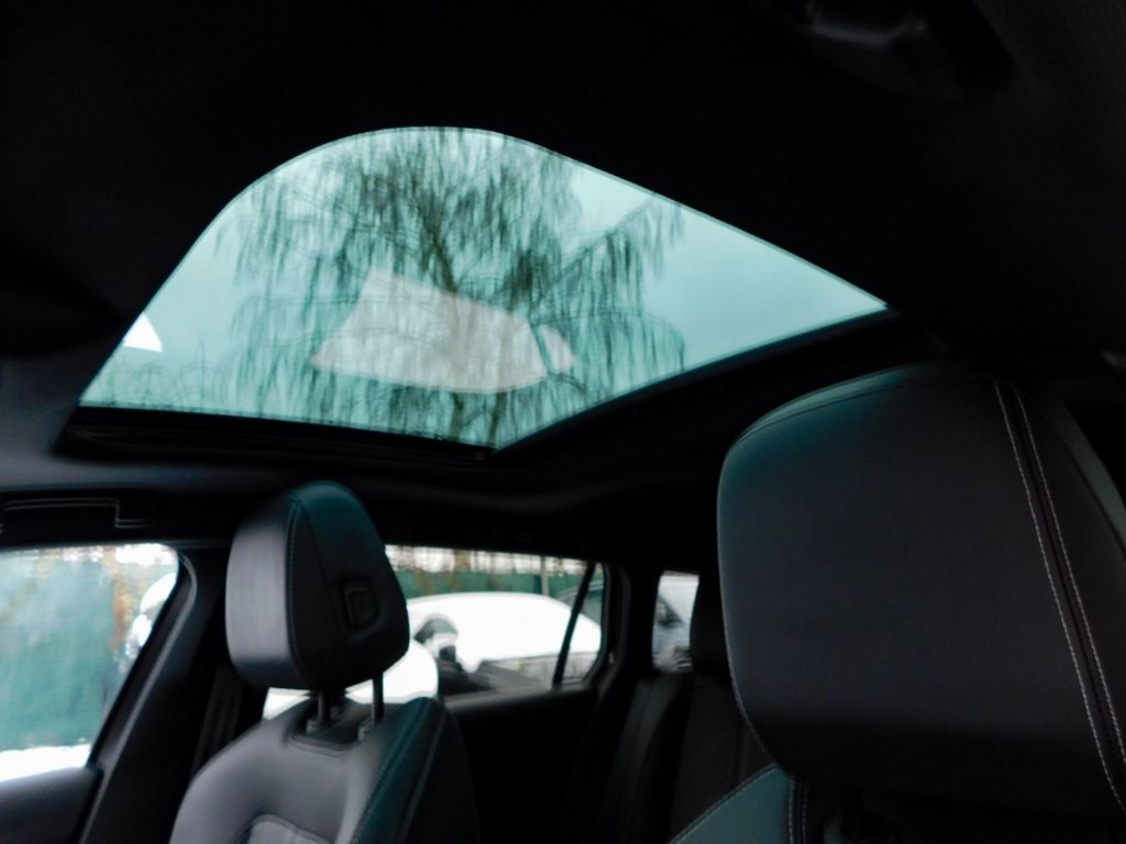 Fahrzeugabbildung Opel Astra L ST Automatik Ultimate Panoramadach Lede