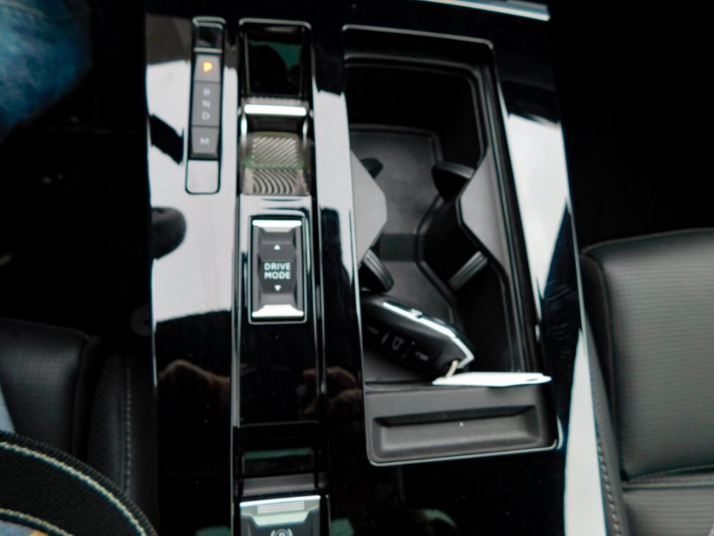 Fahrzeugabbildung Opel Astra L ST Automatik Ultimate Panoramadach Lede