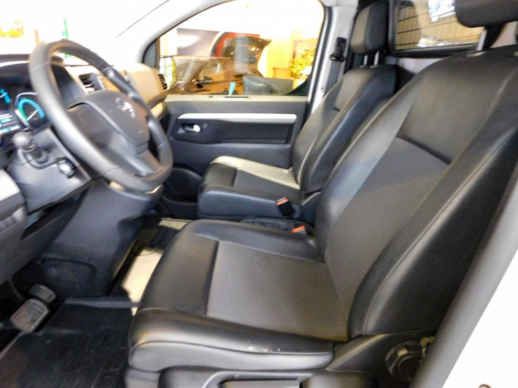 Fahrzeugabbildung Opel Vivaro Cargo-e Edition M 75 kWh Klima Apple Car