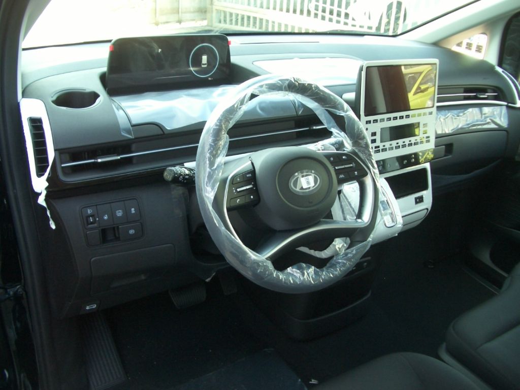 Fahrzeugabbildung Hyundai STARIA 9-Sitzer Hybrid 2WD Trend, Park-, Easy-Pa