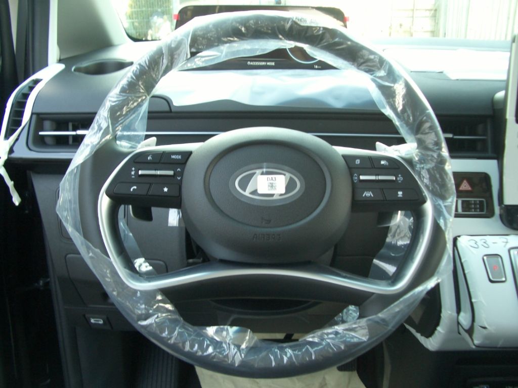 Fahrzeugabbildung Hyundai STARIA 9-Sitzer Hybrid 2WD Trend, Park-, Easy-Pa