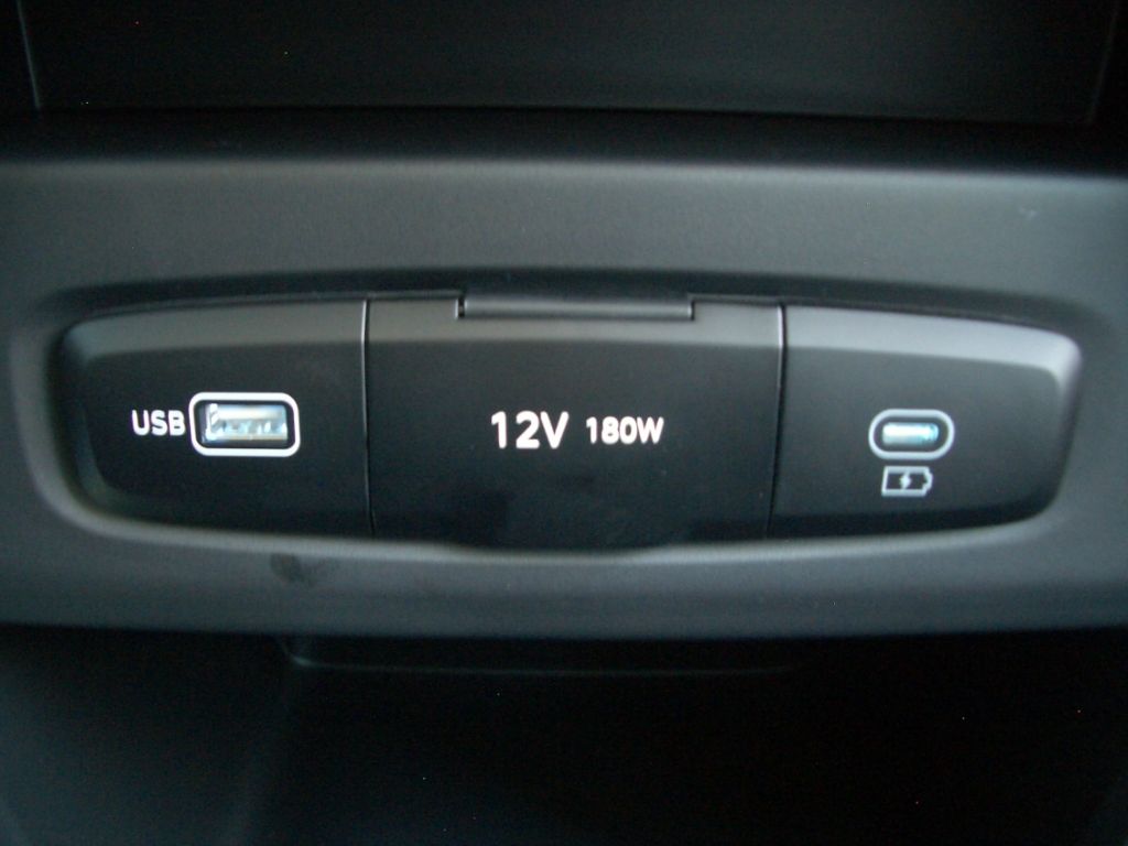 Fahrzeugabbildung Hyundai STARIA 9-Sitzer Hybrid 2WD Trend, Park-, Easy-Pa