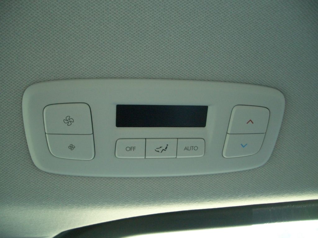 Fahrzeugabbildung Hyundai STARIA 9-Sitzer Hybrid 2WD Trend, Park-, Easy-Pa