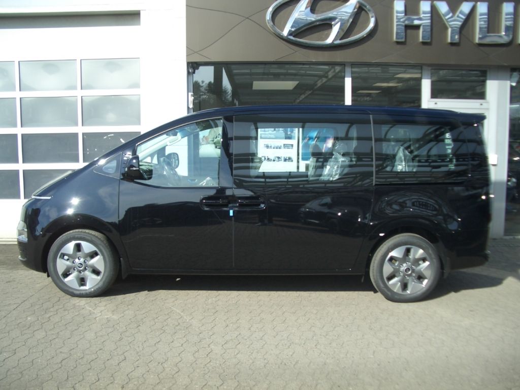 Fahrzeugabbildung Hyundai STARIA 9-Sitzer Hybrid 2WD Trend, Park-, Easy-Pa