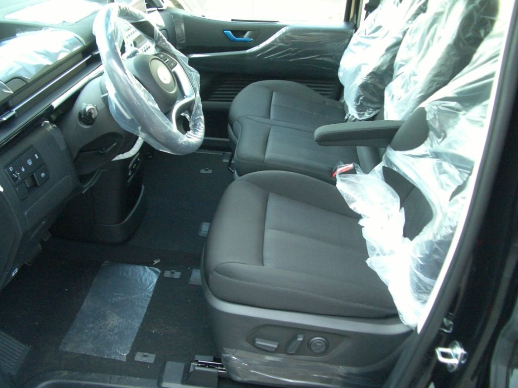 Fahrzeugabbildung Hyundai STARIA 9-Sitzer Hybrid 2WD Trend, Park-, Easy-Pa