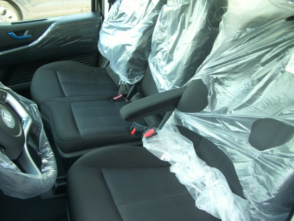 Fahrzeugabbildung Hyundai STARIA 9-Sitzer Hybrid 2WD Trend, Park-, Easy-Pa