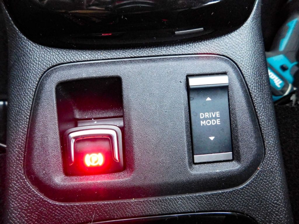 Fahrzeugabbildung Opel Corsa F GS 1,2 GS Multimedia Kamera, Apple Car