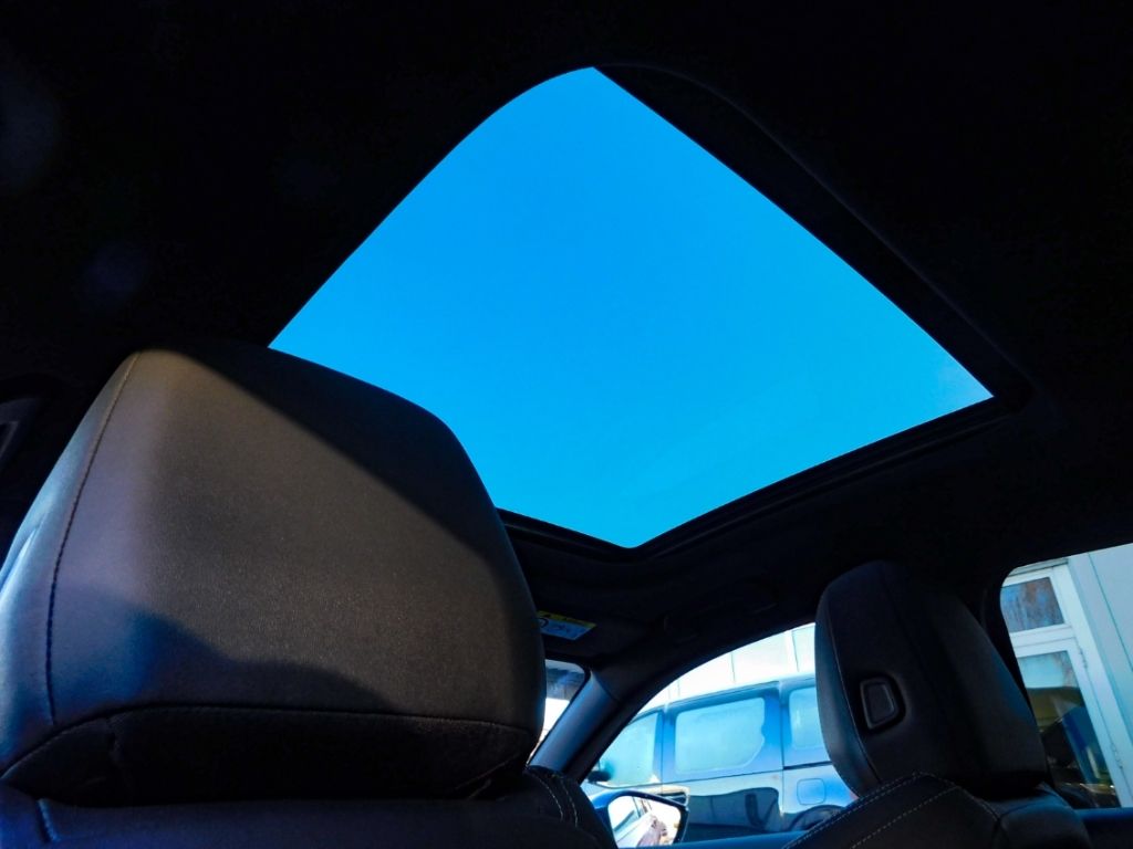 Fahrzeugabbildung Opel Astra L 1,2 Ultimate Automatik Leder Panoramadac