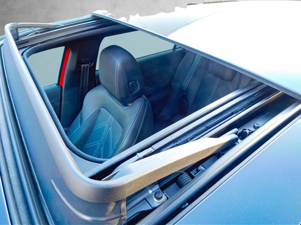 Fahrzeugabbildung Opel Astra L 1,2 Ultimate Automatik Leder Panoramadac