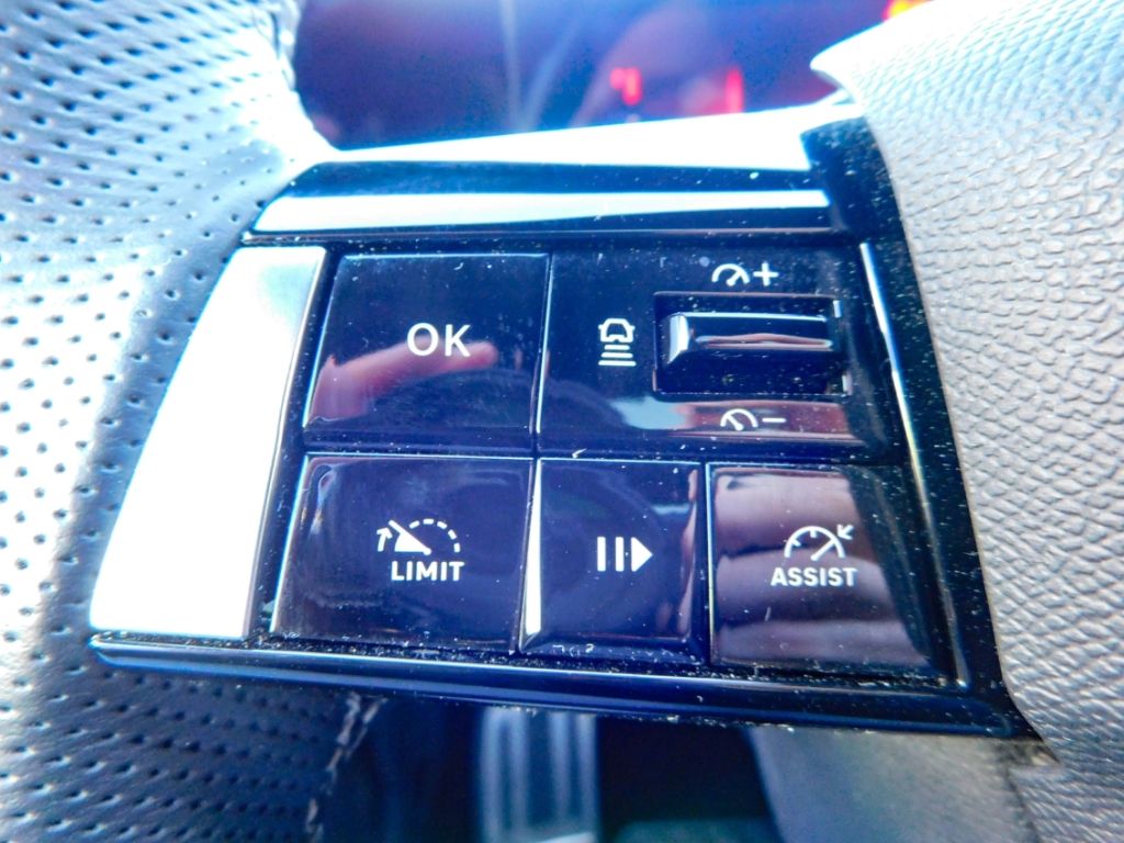 Fahrzeugabbildung Opel Astra L 1,2 Ultimate Automatik Leder Panoramadac