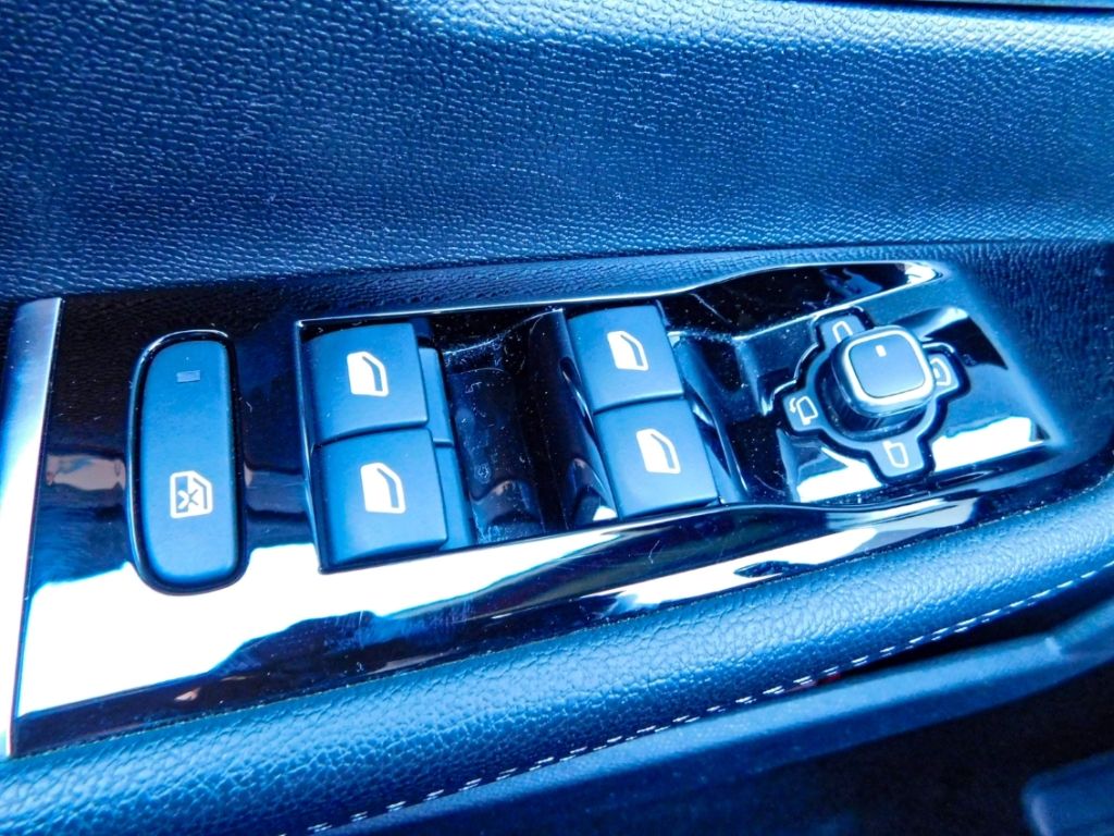 Fahrzeugabbildung Opel Astra L 1,2 Ultimate Automatik Leder Panoramadac