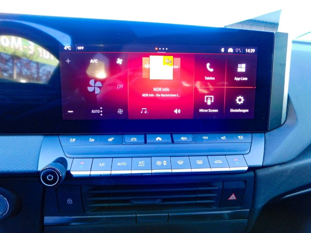 Fahrzeugabbildung Opel Astra L 1,2 Ultimate Automatik Leder Panoramadac