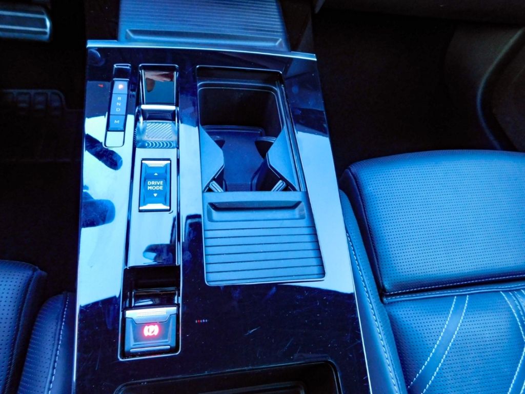 Fahrzeugabbildung Opel Astra L 1,2 Ultimate Automatik Leder Panoramadac