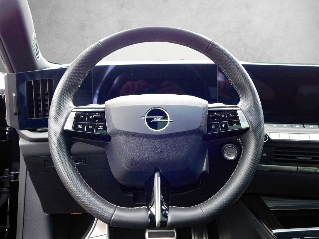 Fahrzeugabbildung Opel Astra L ST Automatik Ultimate Panoramadach Lede