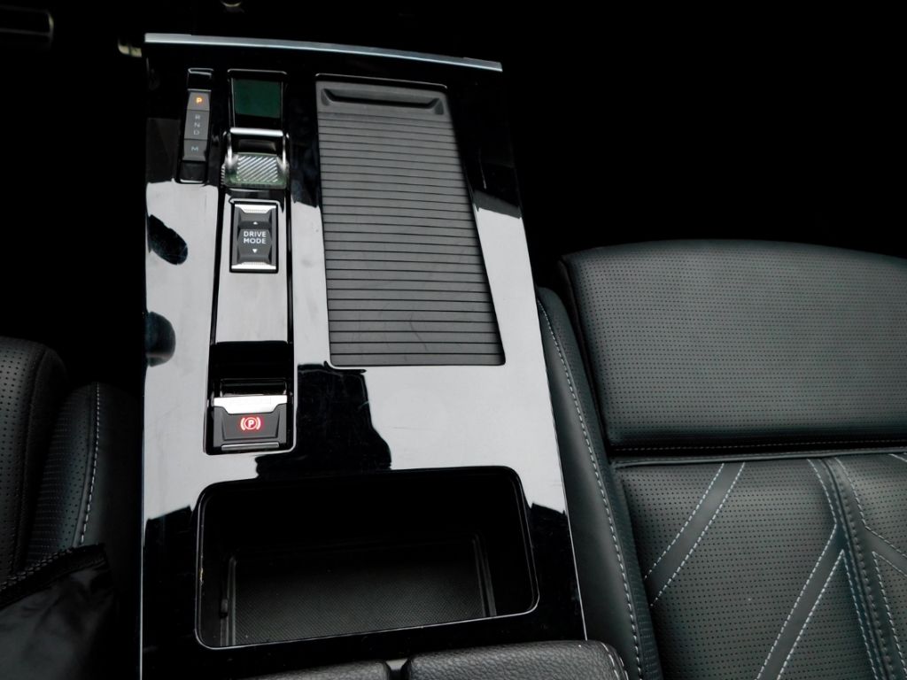 Fahrzeugabbildung Opel Astra L ST Automatik Ultimate Panoramadach Lede