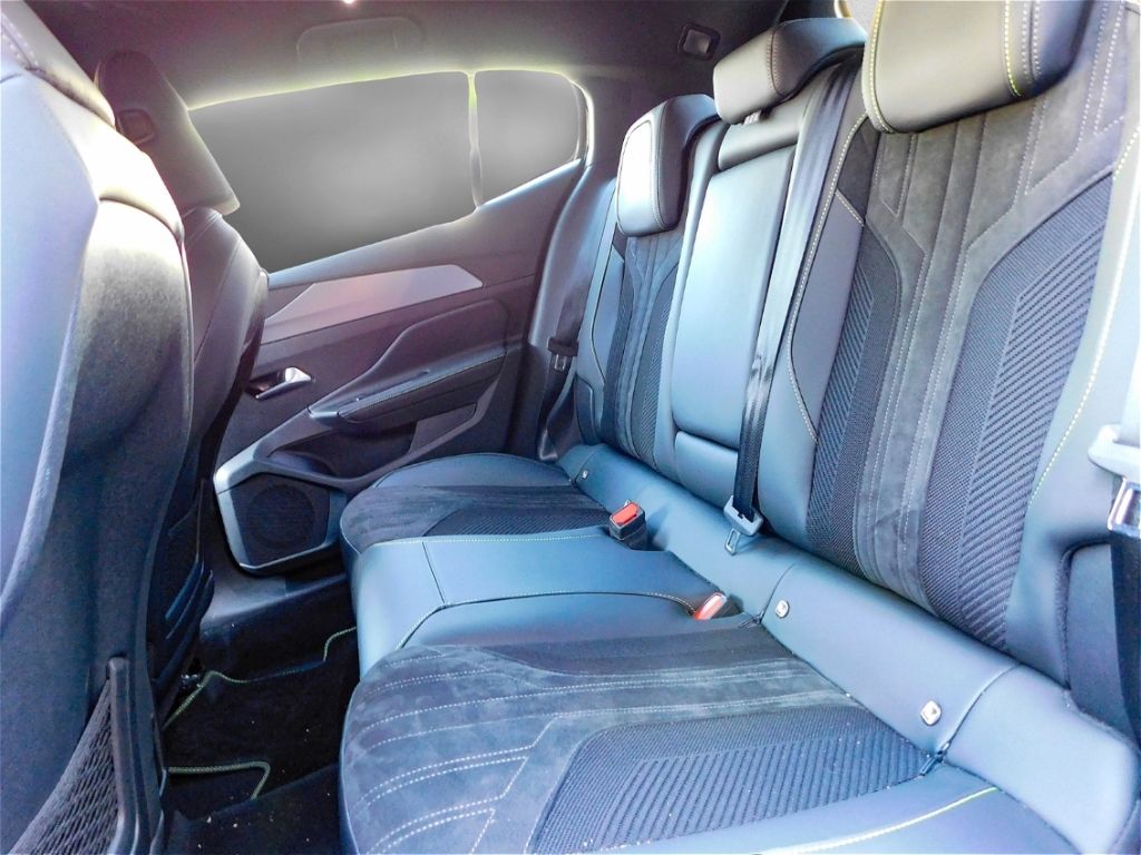 Fahrzeugabbildung Peugeot 408 Plug-in-Hybrid 225 GT Matrix-LED 360 Kamera