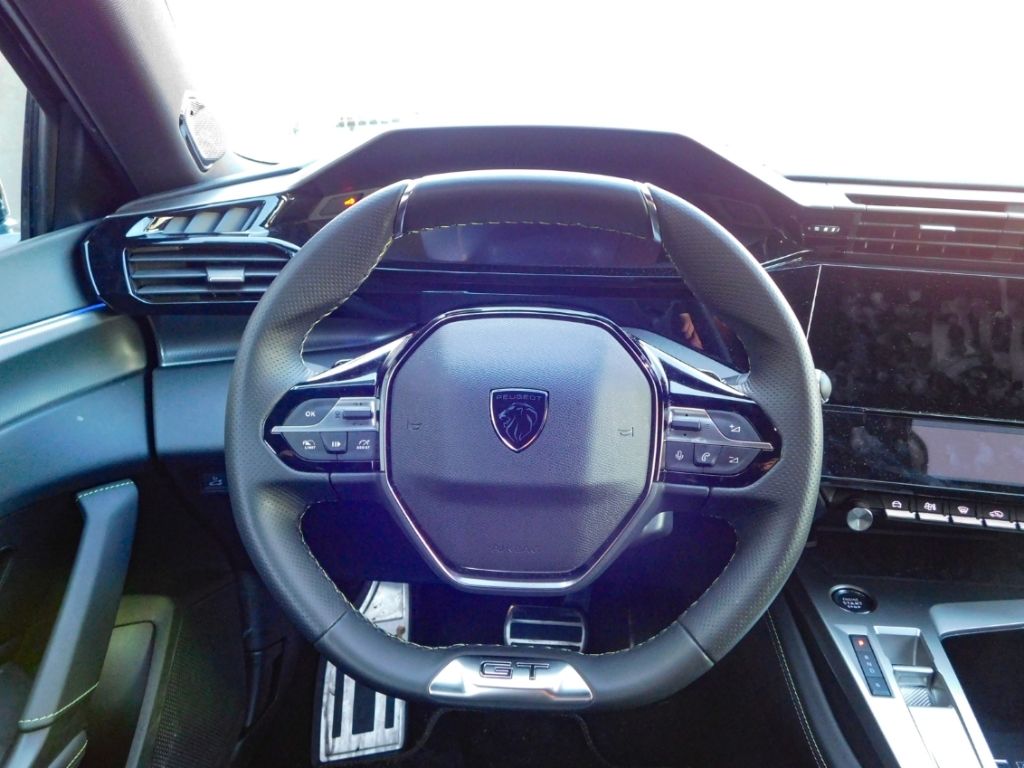 Fahrzeugabbildung Peugeot 408 Plug-in-Hybrid 225 GT Matrix-LED 360 Kamera