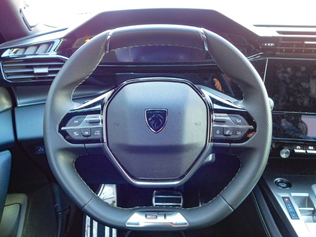 Fahrzeugabbildung Peugeot 408 Plug-in-Hybrid 225 GT Matrix-LED 360 Kamera