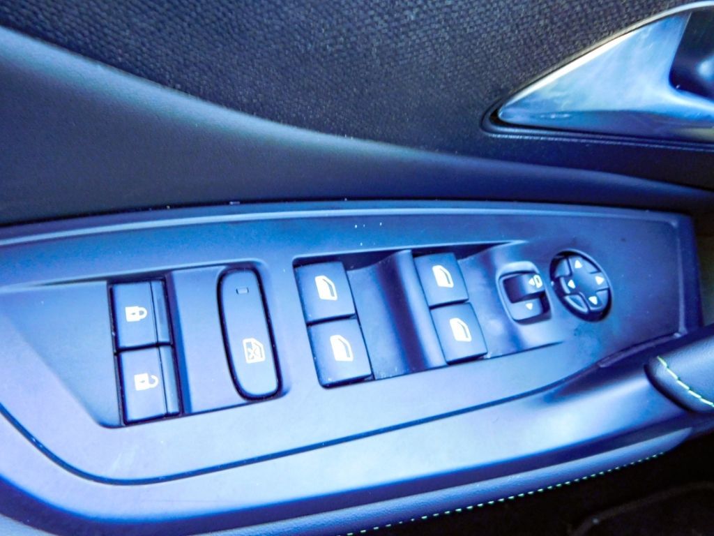 Fahrzeugabbildung Peugeot 408 Plug-in-Hybrid 225 GT Matrix-LED 360 Kamera