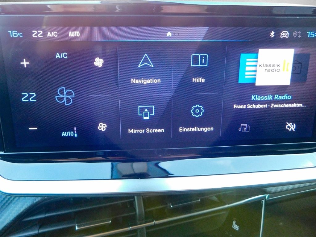 Fahrzeugabbildung Peugeot 2008 Navi 360° Kamera Sitz-Hzg Ganzjahresreifen