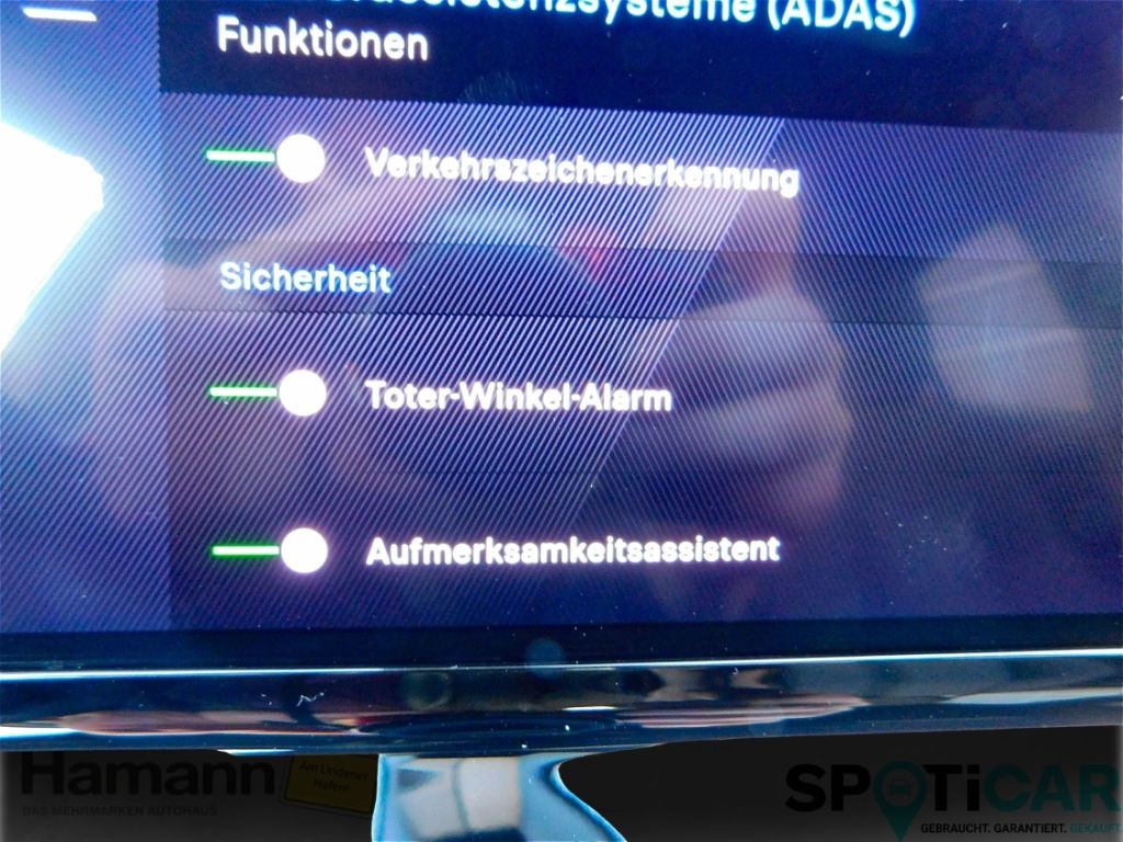 Fahrzeugabbildung Peugeot 2008 Navi 360° Kamera Sitz-Hzg Ganzjahresreifen