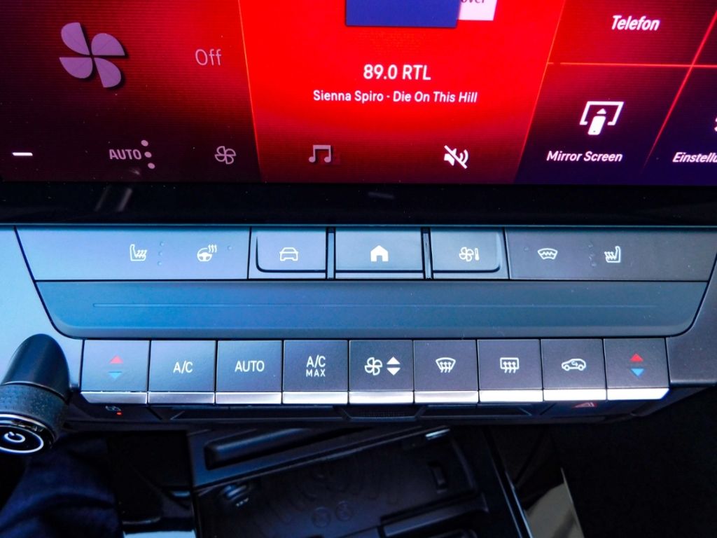 Fahrzeugabbildung Opel Astra L Automatik Ultimate  AHK Panorama Headup