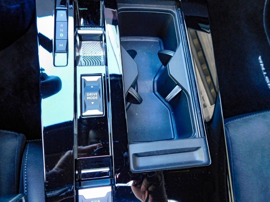 Fahrzeugabbildung Opel Astra L Automatik Ultimate  AHK Panorama Headup