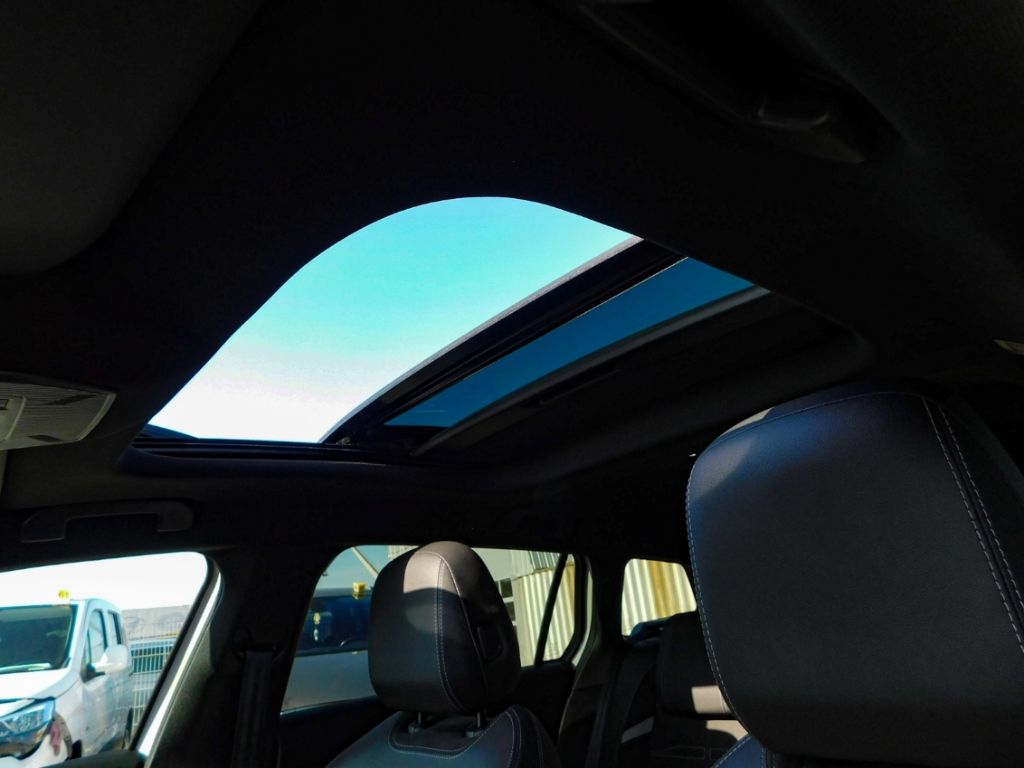 Fahrzeugabbildung Opel Astra L Automatik Ultimate  AHK Panorama Headup