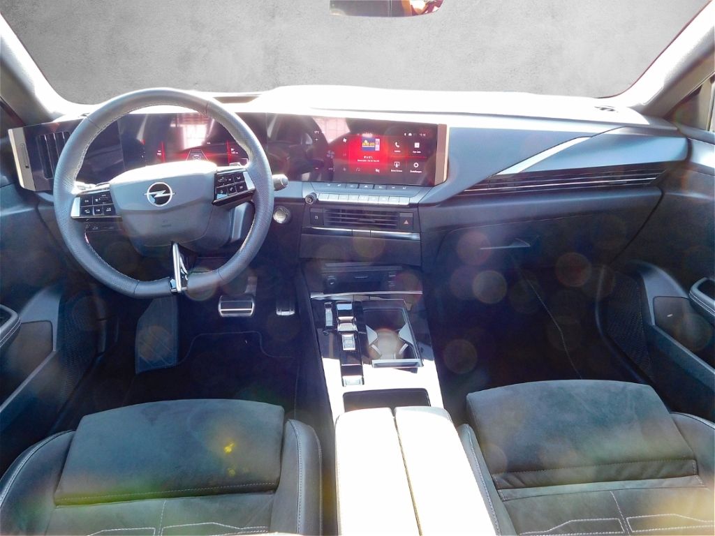 Fahrzeugabbildung Opel Astra L Automatik Ultimate  AHK Panorama Headup