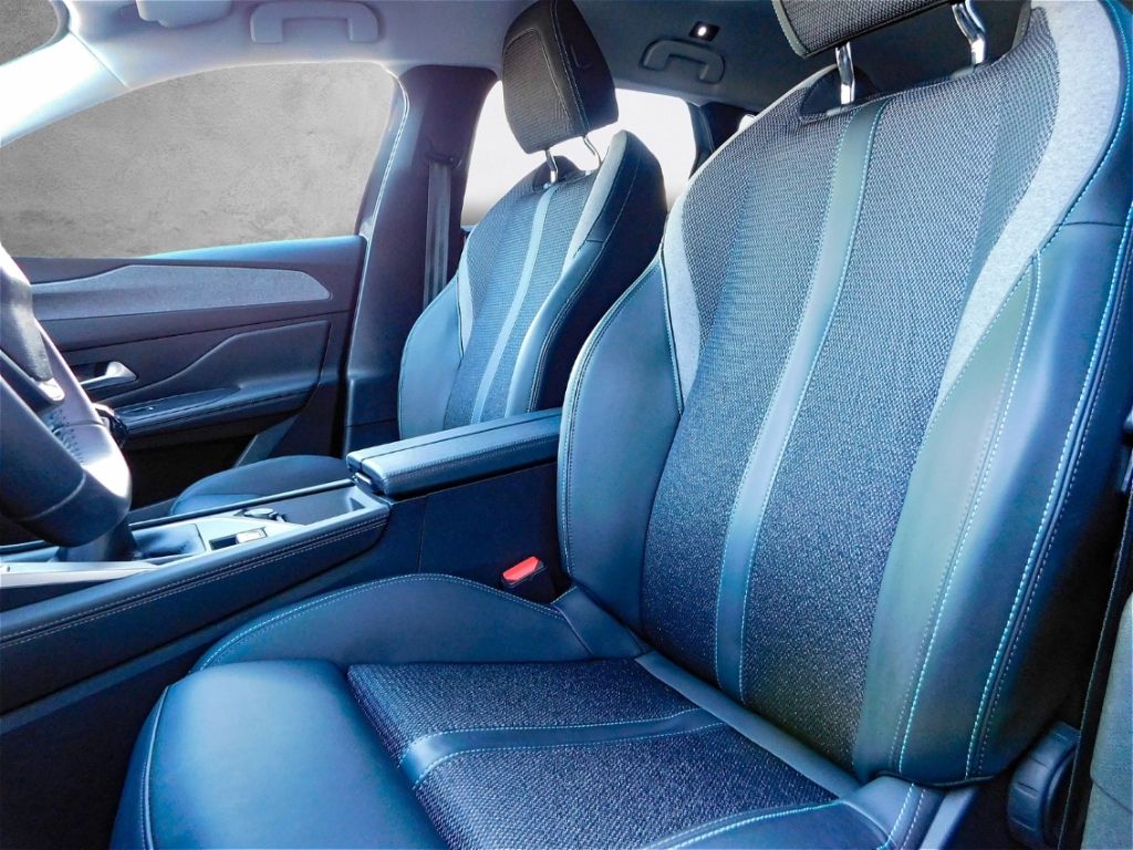 Fahrzeugabbildung Peugeot 308 SW Allure Navi Sitz-Hzg Carplay Ganzjahresre