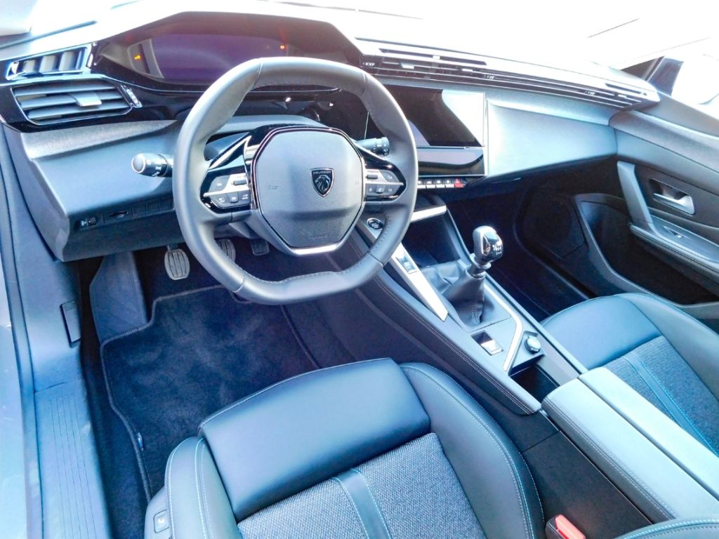 Fahrzeugabbildung Peugeot 308 SW Allure Navi Sitz-Hzg Carplay Ganzjahresre