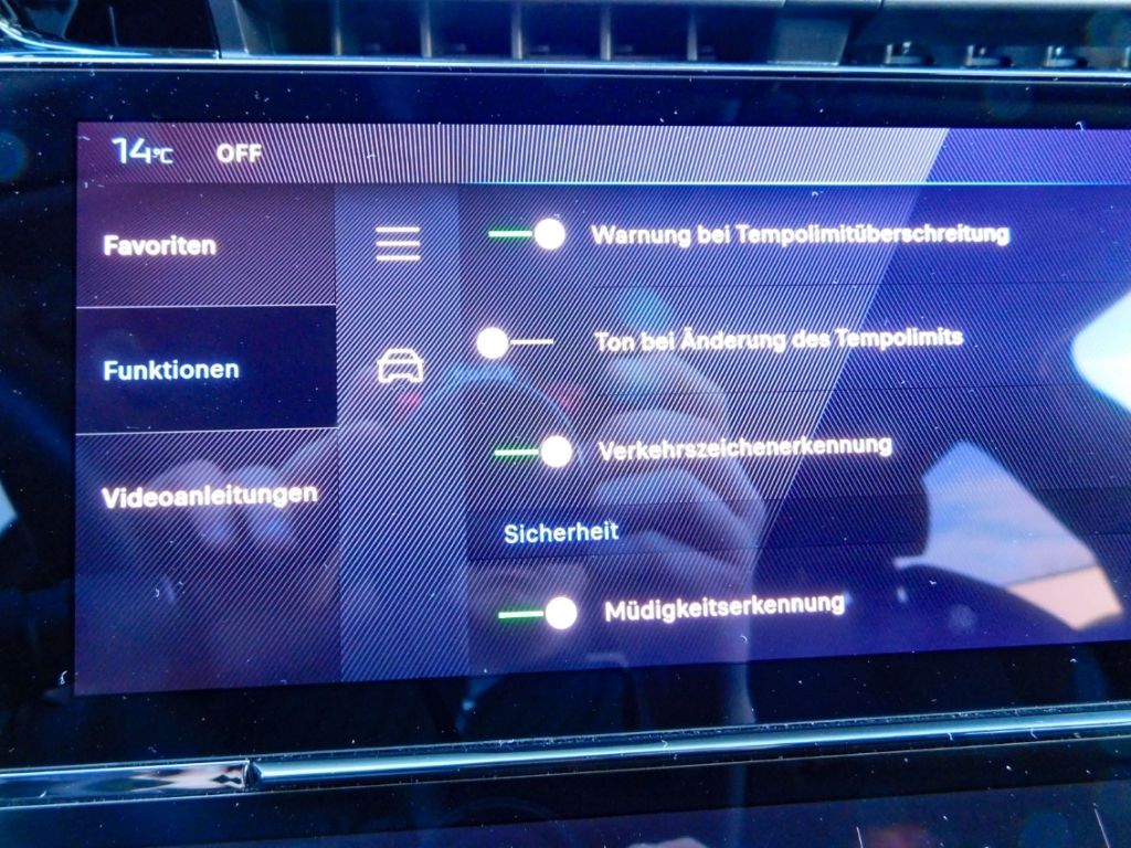 Fahrzeugabbildung Peugeot 308 SW Allure Navi Sitz-Hzg Carplay Ganzjahresre