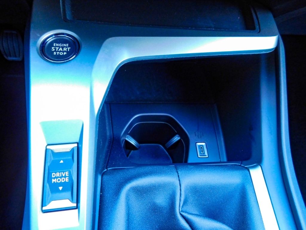 Fahrzeugabbildung Peugeot 308 SW Allure Navi Sitz-Hzg Carplay Ganzjahresre