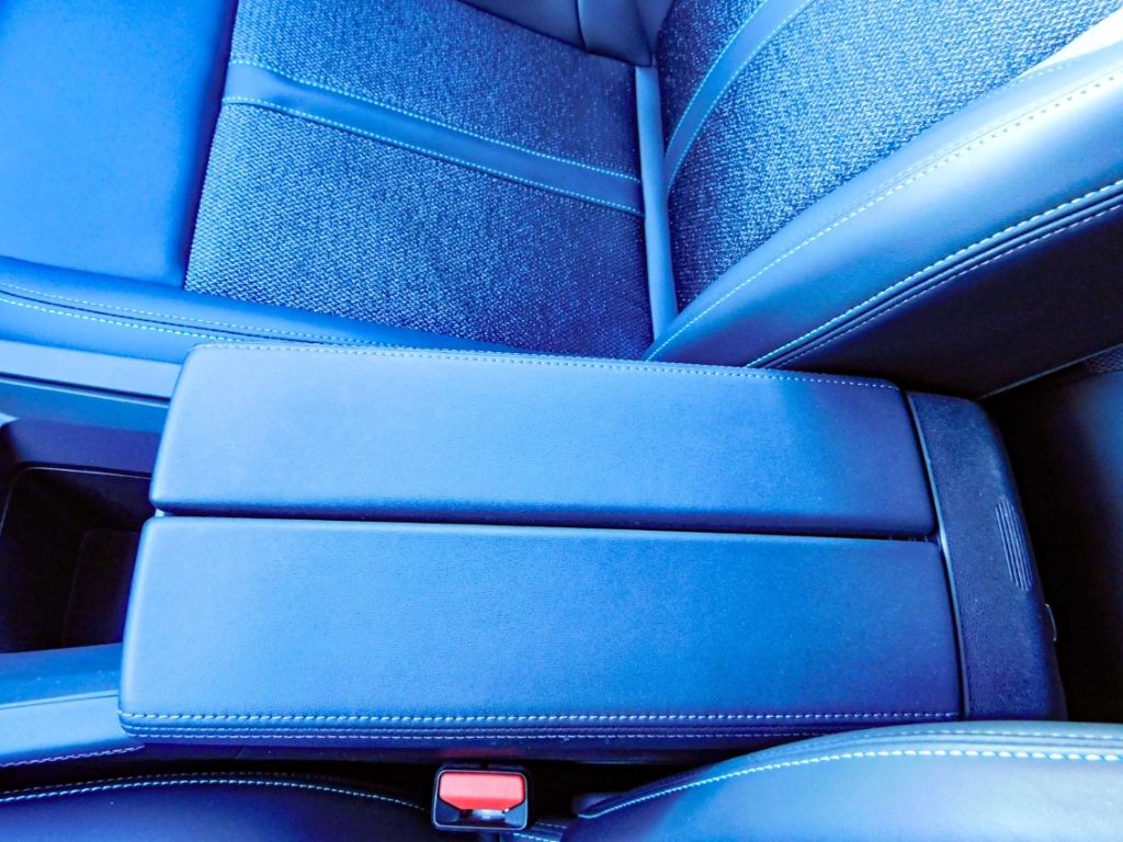 Fahrzeugabbildung Peugeot 308 SW Allure Navi Sitz-Hzg Carplay Ganzjahresre